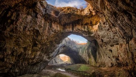 Cueva Devetashka