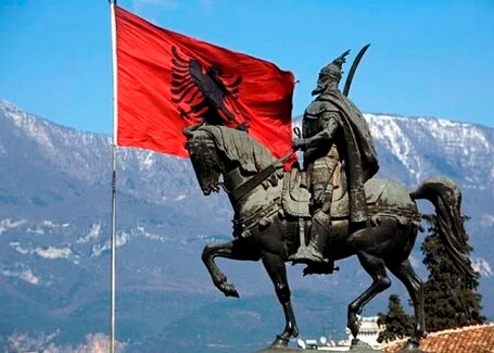 Estatua de Skanderbeg: El Heroe Nacional de Albania