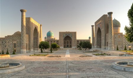 Samarkanda: Plaza de Registan