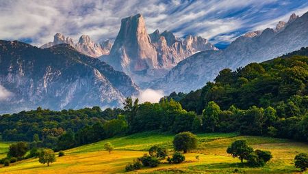 Picos de Europa: Naranjo de Bulnes