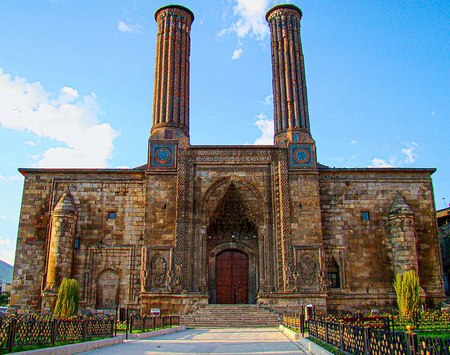 Madrasa de los Minaretes Gemelos