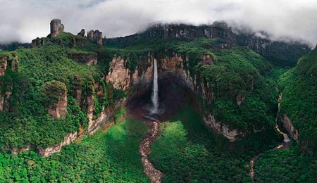 Cascada Churun Meru